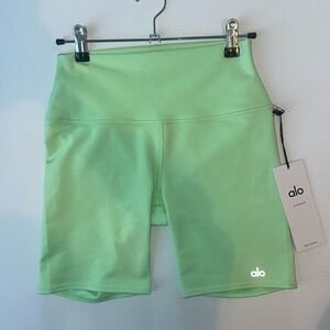 COPY - Alo Yoga lime green high waisted biker short